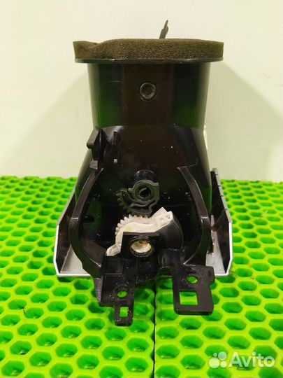 Дефлектор обдува центральный левый Land Rover