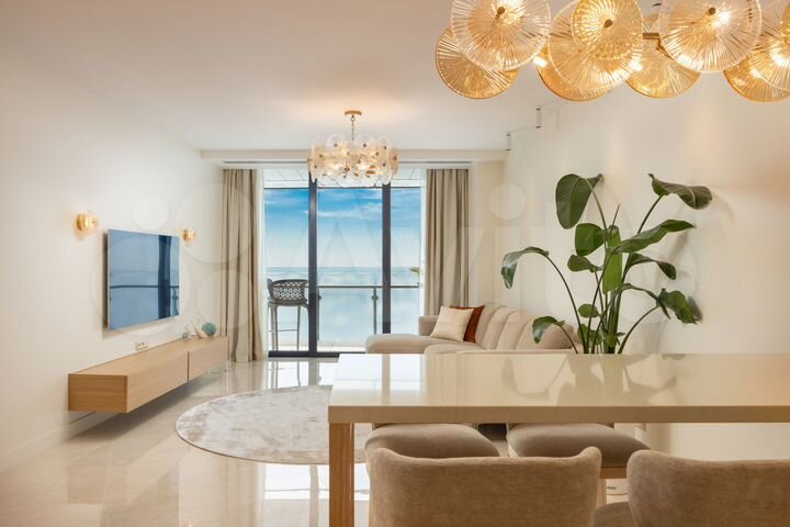 2-к. квартира, 90 м², 21/27 эт.