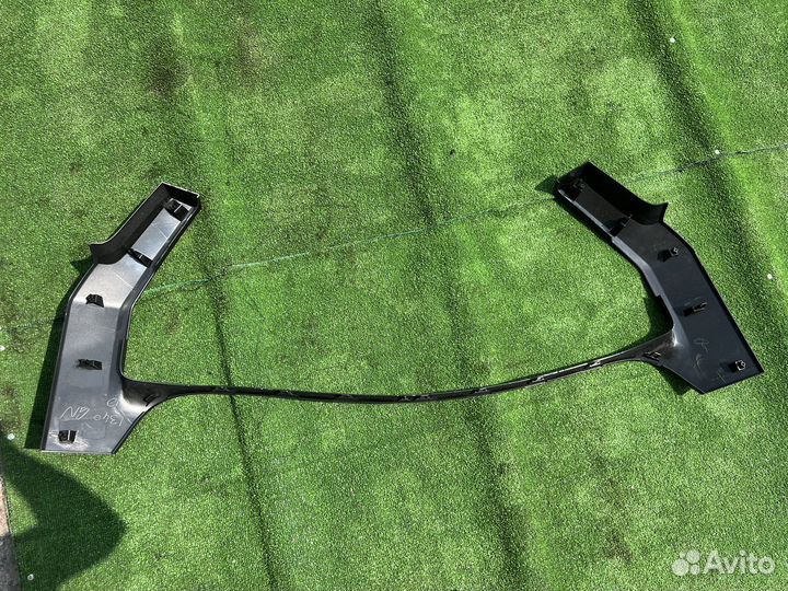 Toyota Hilux накладка бампера передняя Black Onyx