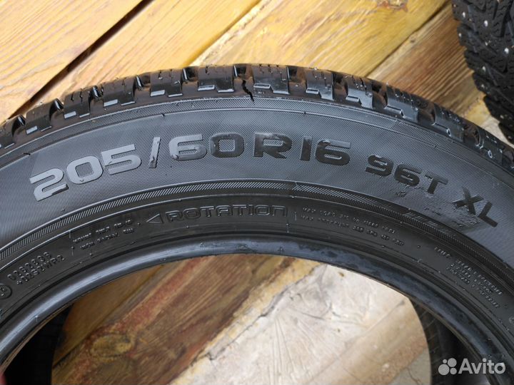 Nokian Tyres Hakkapeliitta 8 205/60 R16 96T