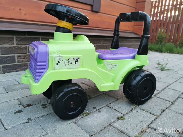 Машинка-каталка, беби трактор