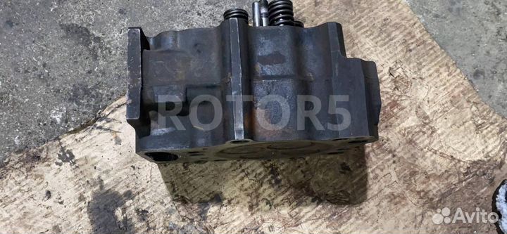 Головка блока цилиндров Scania 124 4 1999 1421743