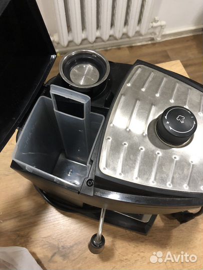 Кофеварка рожковая delonghi EC157 с капучинатором