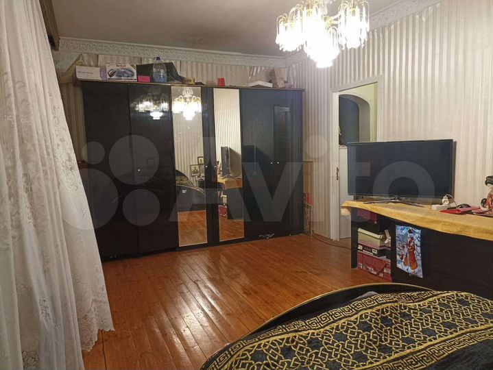 4-к. квартира, 92 м², 4/9 эт.