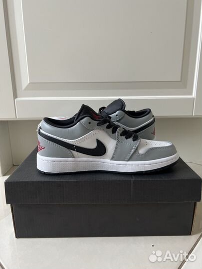 Кроссовки Nike Air Jordan 1 Low Smoke Grey