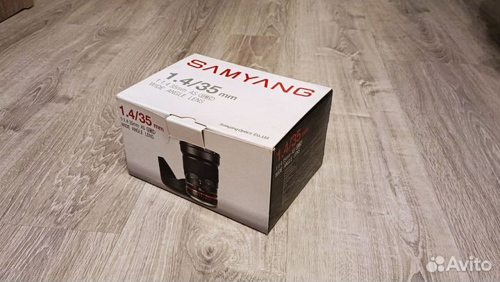 Объектив Samyang 35mm f/1.4 Canon EF