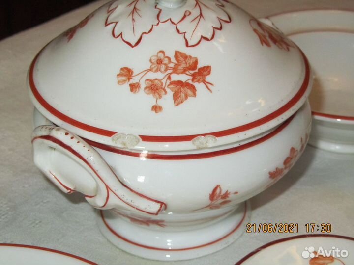 Детский фарфоровый столовый сервиз.Редкость