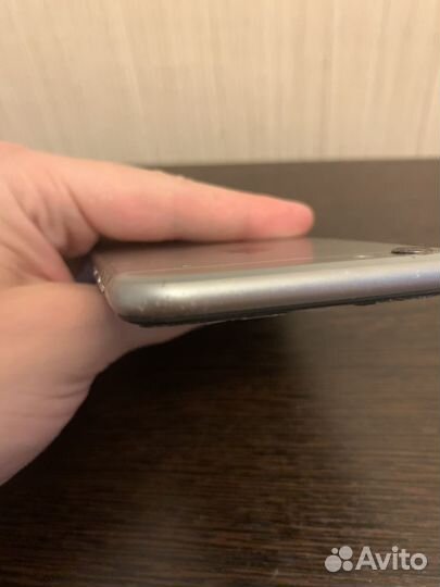 Телефон iPhone 6