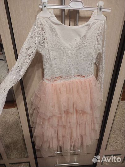 Платье для девочки нарядное,очень красивое