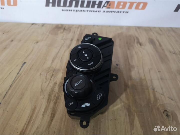 Блок управления печкой Хонда Цивик 8