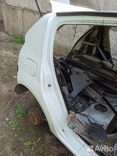 Задняя часть renault sandero 2013г