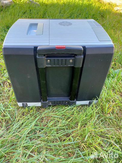 Автомобильный дорожный холодильник