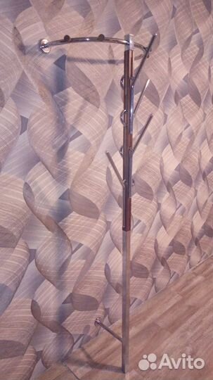 Вешало напольное