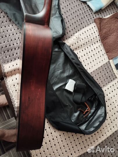 Акустическая гитара