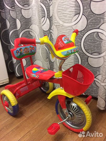 Трехколесный велосипед