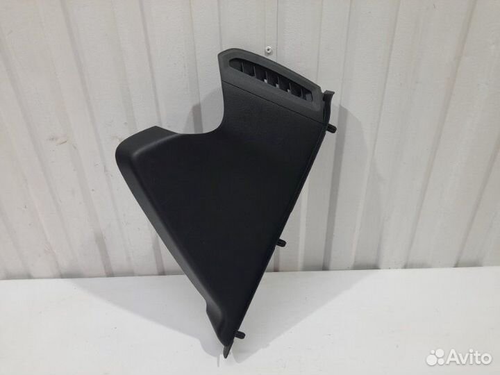 Накладка торпедо правая боковая Toyota Camry Xv70