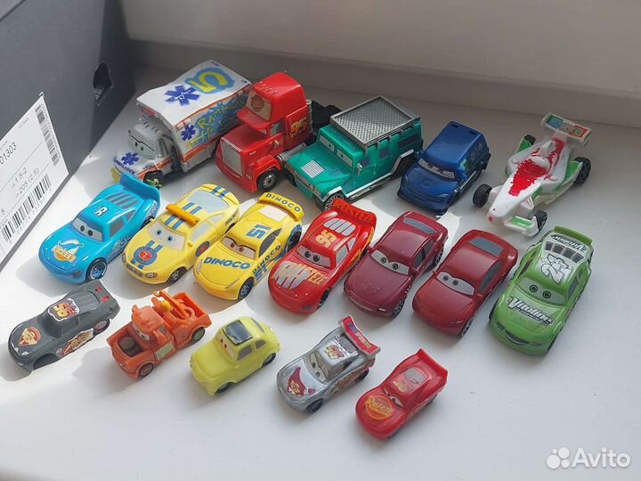 Машинки Тачки и трасформируемые,книги журналы