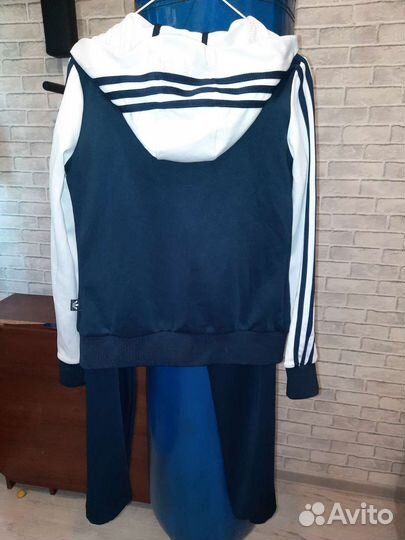 Спортивный костюм