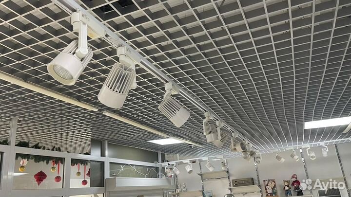 Трековые светильники на шинопроводе