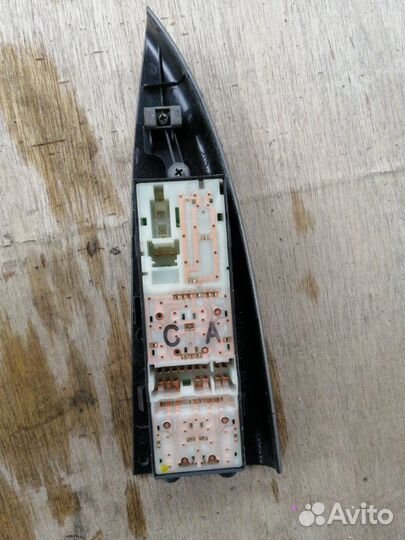 Блок управления стеклами передний правый Nissan