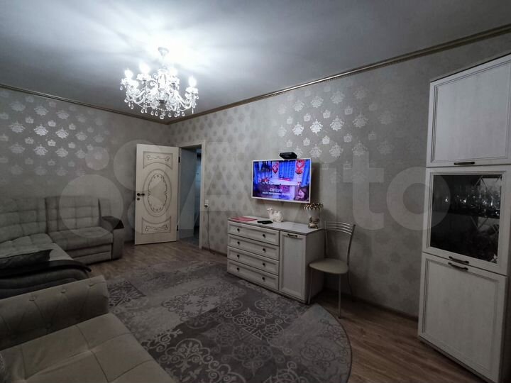 2-к. квартира, 72,7 м², 2/5 эт.