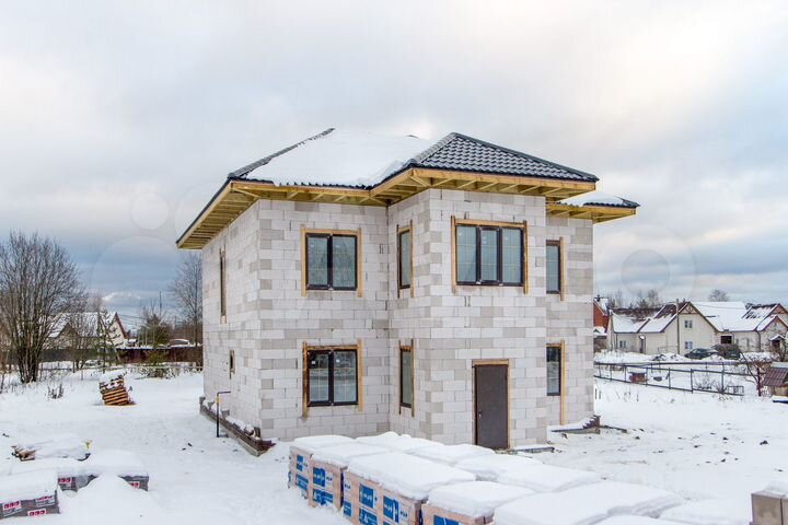 Дом 195 м² на участке 12 сот.