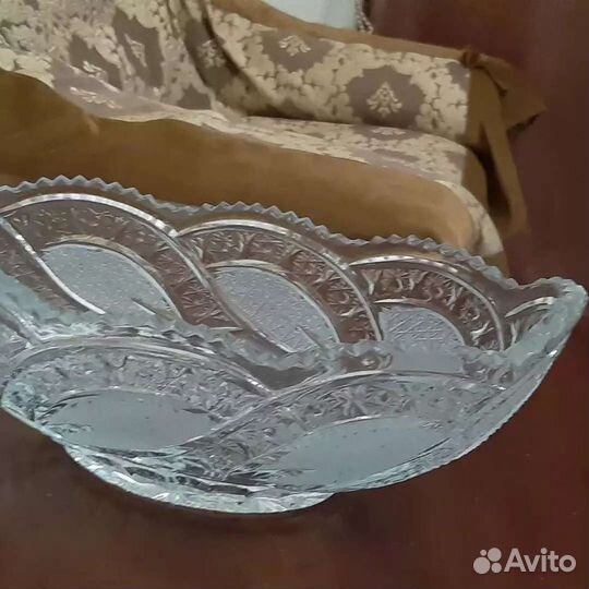 Хрустальный салатник и фужеры