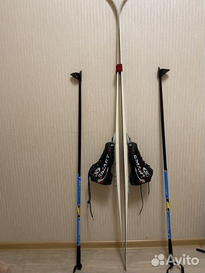 Беговые лыжи + ботинки и палки