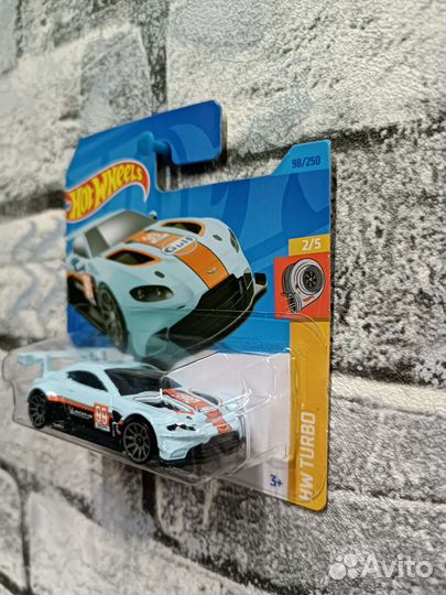 Hot wheels Aston Martin, Gulf