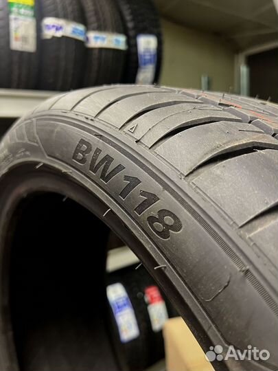 Bearway BW118 245/40 R19 и 275/35 R19 76U