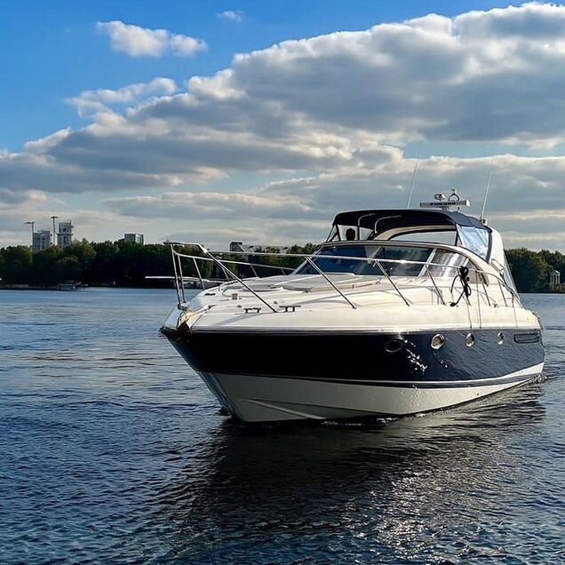 Моторная яхта Fairline Targa 43