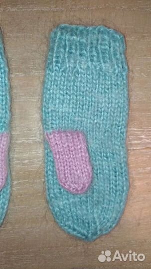 Вязанный набор варежки и носочки