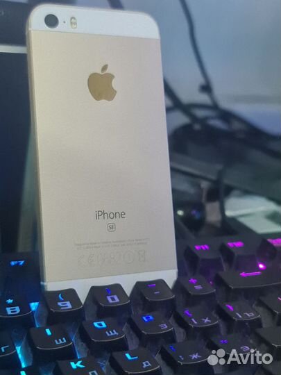 iPhone SE, 64 ГБ
