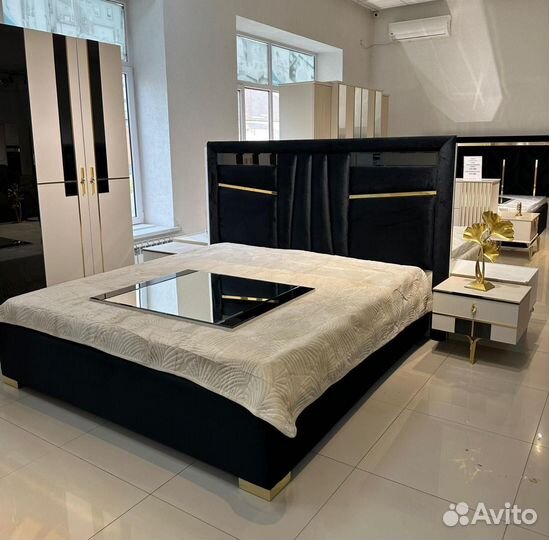 Спальный гарнитур