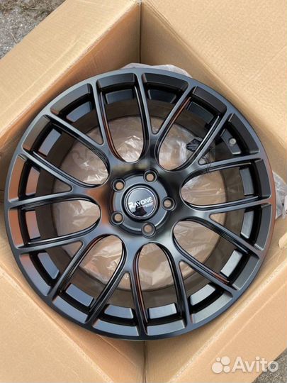 Диск литой Replica Rayone 05 R18 5*114.3 J8.5 ET35