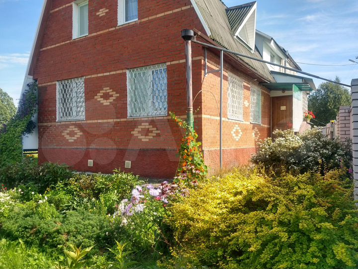 Дом 284,6 м² на участке 56,6 сот.