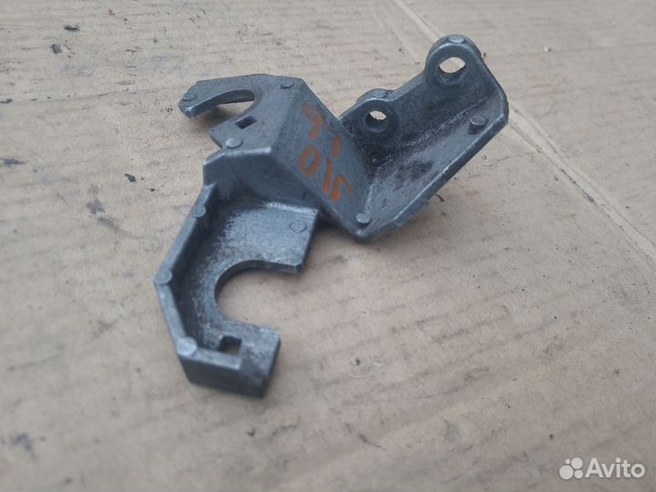 Кронштейн тросов МКПП nissan qashqai j10 1.6