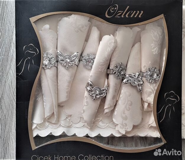 Новое: кремовая скатерть жаккардовая с 8 салфеткам