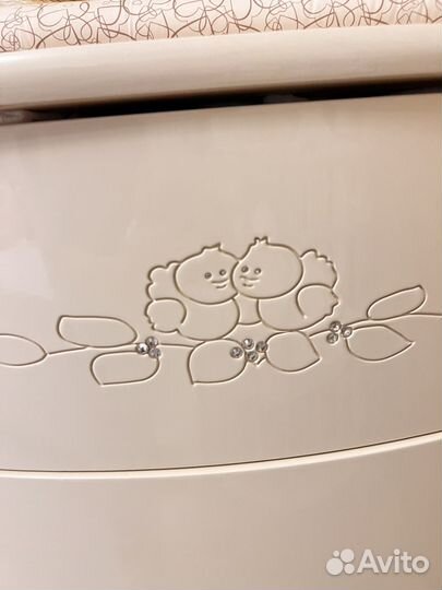 Кроватка и пеленальный комод