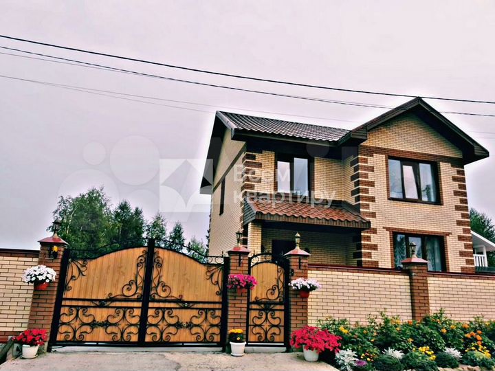 Коттедж 182 м² на участке 8 сот.