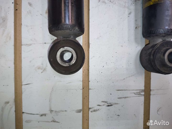 Амортизатор задний Volvo XC60