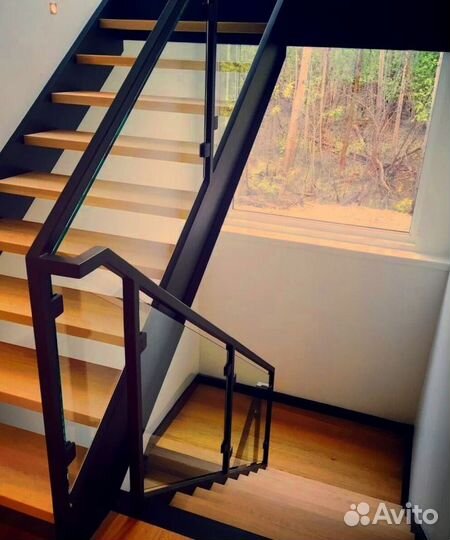 Каркас лестницы из металла