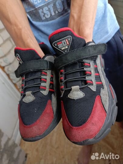 Кроссовки на мальчика- подростка 37 размер