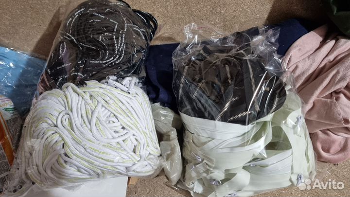 Шнурки и молнии