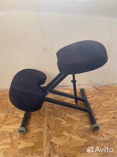 Коленный стул