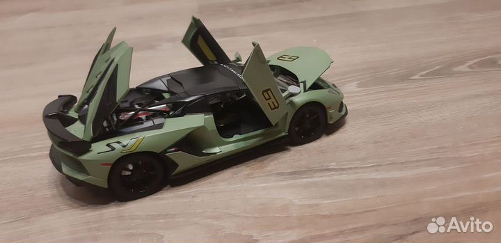 Lamborghini Aventador SVJ roadster 1/24