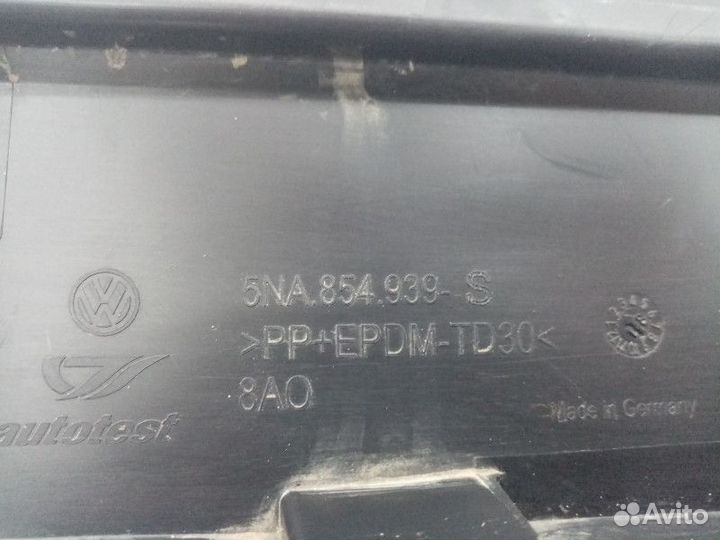 Молдинг передней левой двери Volkswagen Tiguan 2