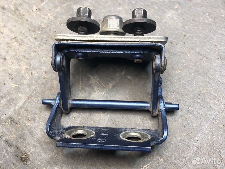 Петля багажника Fusion