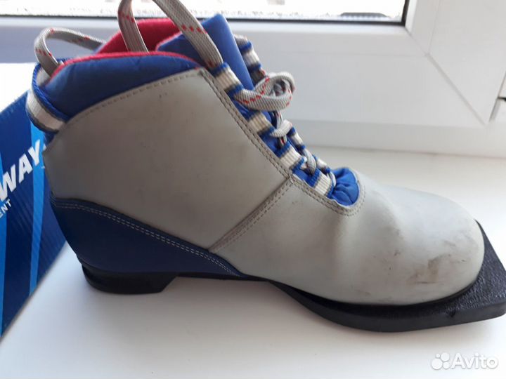 Ботинки лыжные