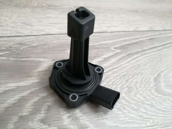Датчик уровня масла 03C907660M Audi, Vw, Skoda